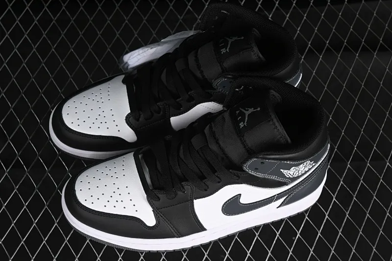 All categories Air Jordan Jordan series basketball shoes Air Jordan 1 Mid Air Jordan 1 Mid AJ1 Joe 1 white black gray Chinese culture and leisure sneakers DQ8426-001